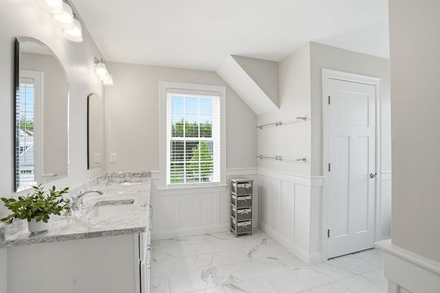 18 Cranberry Farm Rd, Plymouth, MA 02360