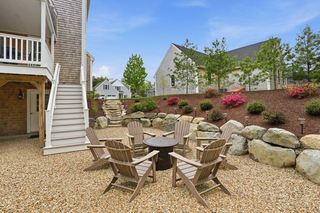 18 Cranberry Farm Rd, Plymouth, MA 02360