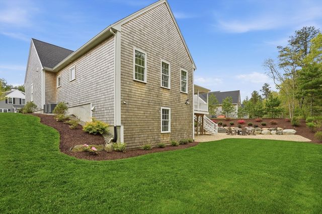 18 Cranberry Farm Rd, Plymouth, MA 02360