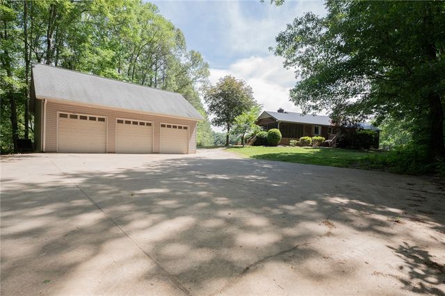 606 Mountain View Road, Williamston, SC 29697