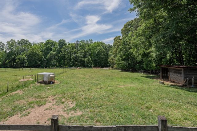 606 Mountain View Road, Williamston, SC 29697