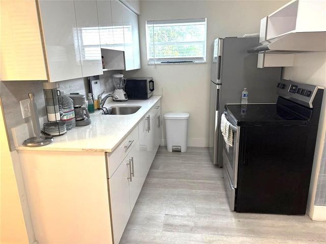 1638 Plunkett Street 4, Hollywood, FL 33020