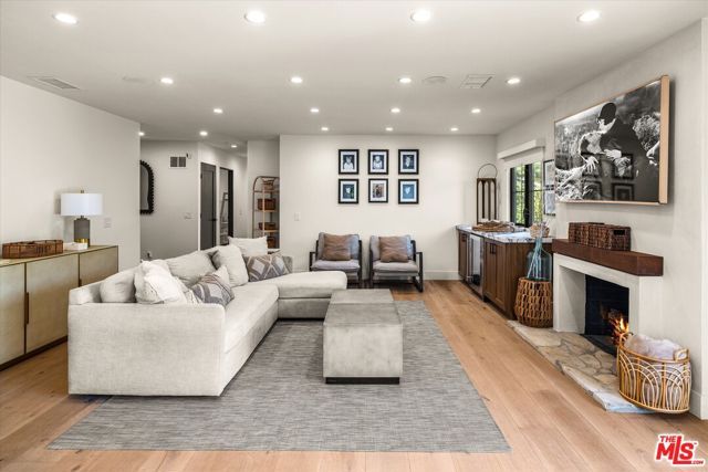 516 Mills Way, Goleta, CA 93117