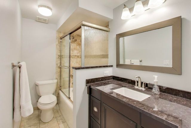 3349 University Avenue, Highland Park, IL 60035