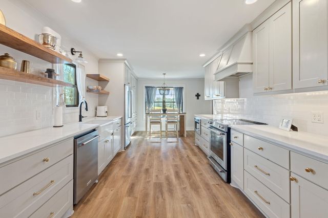 2041 Louise St, Sulphur, LA 70663