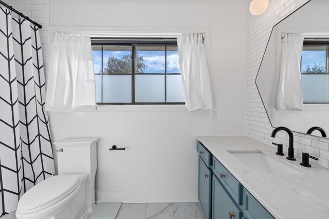 2041 Louise St, Sulphur, LA 70663