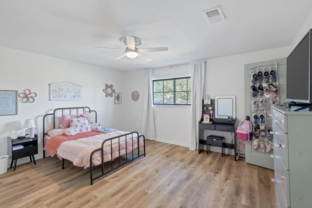 2041 Louise St, Sulphur, LA 70663