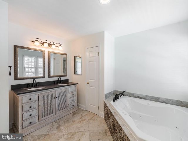 475 FRANKLIN CIR, Yardley, PA 19067