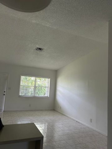 6140 SW 41st Court 1, Davie, FL 33314