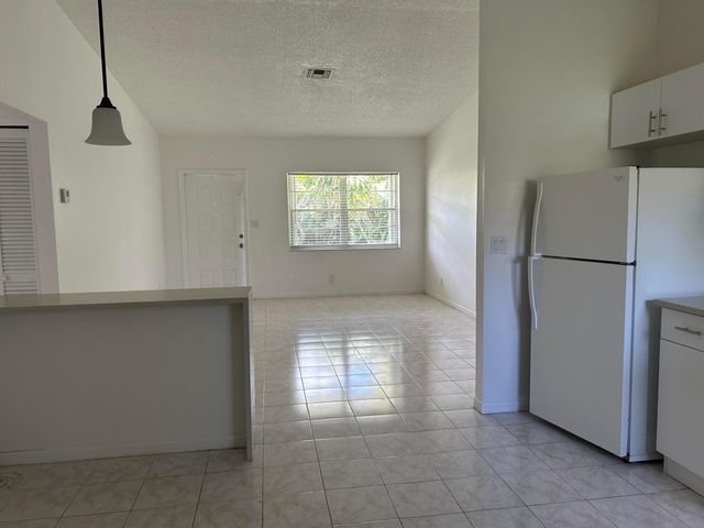 6140 SW 41st Court 1, Davie, FL 33314