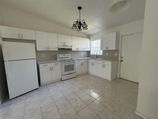 6140 SW 41st Court 1, Davie, FL 33314