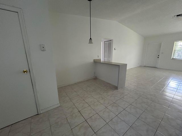 6140 SW 41st Court 1, Davie, FL 33314