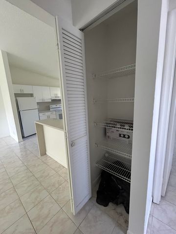 6140 SW 41st Court 1, Davie, FL 33314