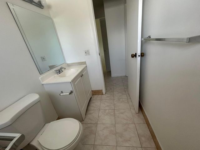 6140 SW 41st Court 1, Davie, FL 33314