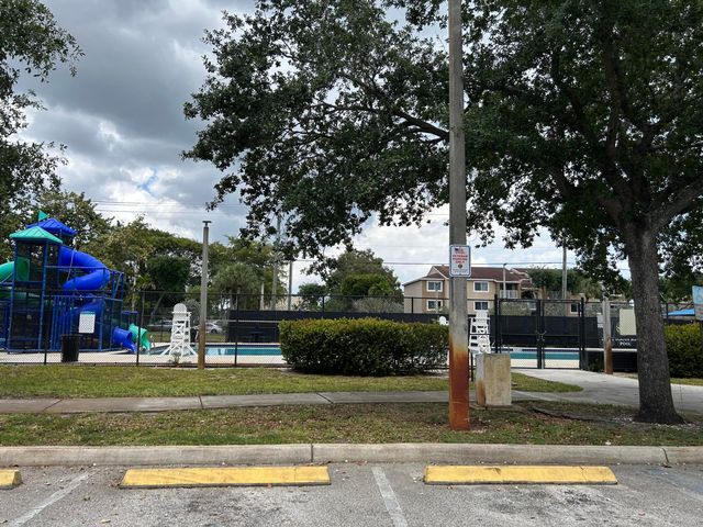 6140 SW 41st Court 1, Davie, FL 33314