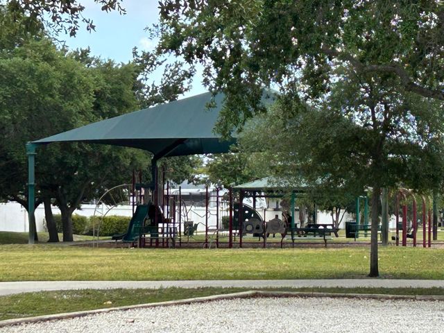 6140 SW 41st Court 1, Davie, FL 33314