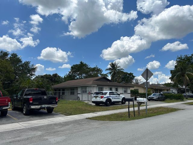 6140 SW 41st Court 1, Davie, FL 33314