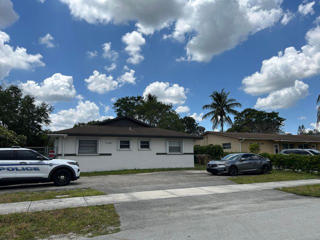 6140 SW 41st Court 1, Davie, FL 33314
