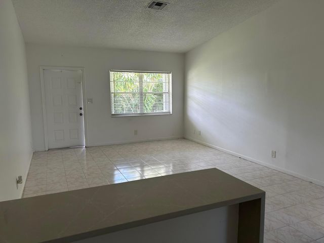 6140 SW 41st Court 1, Davie, FL 33314