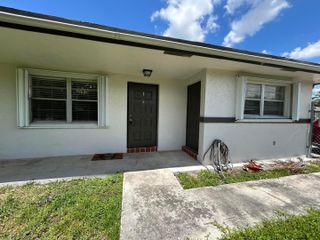 6140 SW 41st Court 1, Davie, FL 33314