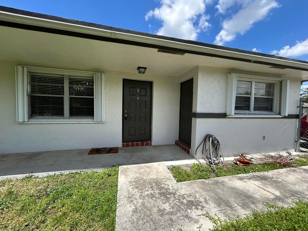 6140 SW 41st Court 1, Davie, FL 33314