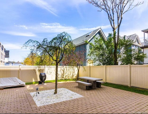 91-16 Shore Front Parkway 5D, Rockaway Beach, NY 11693