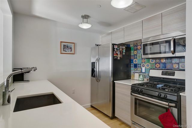 91-16 Shore Front Parkway 5D, Rockaway Beach, NY 11693