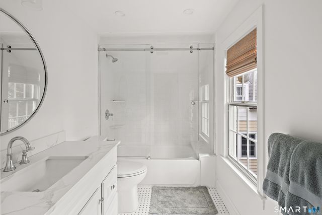 3 Holmewood Lane, New Canaan, CT 06840