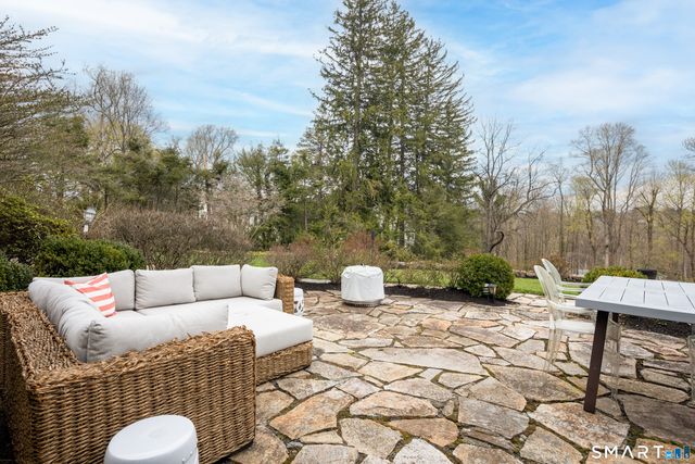 3 Holmewood Lane, New Canaan, CT 06840