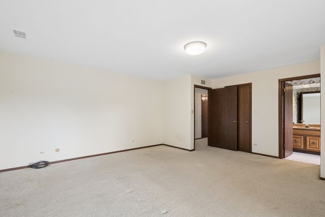125 Boardwalk Place 201, Park Ridge, IL 60068