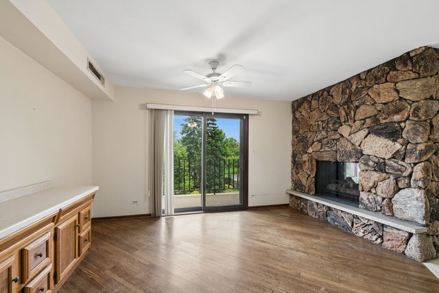 125 Boardwalk Place 201, Park Ridge, IL 60068