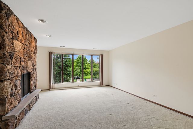 125 Boardwalk Place 201, Park Ridge, IL 60068
