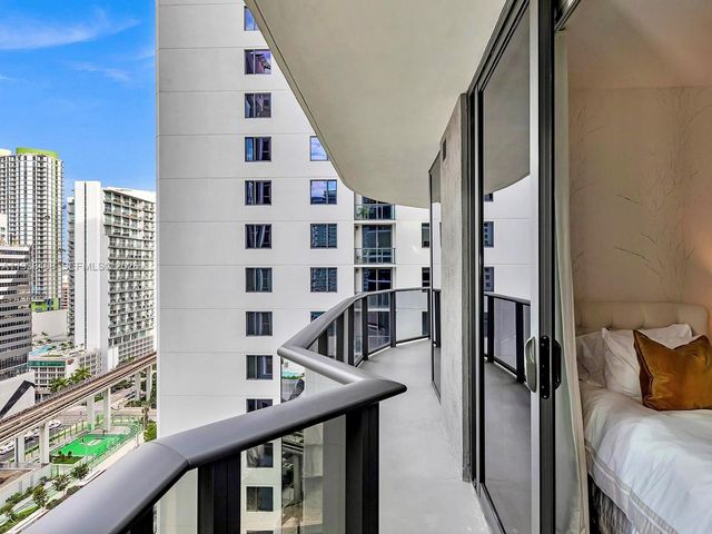 55 SW 9th St 1808, Miami, FL 33130