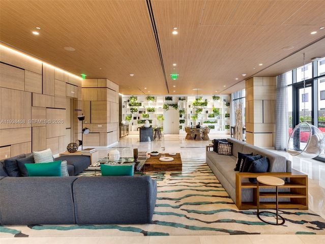 55 SW 9th St 1808, Miami, FL 33130