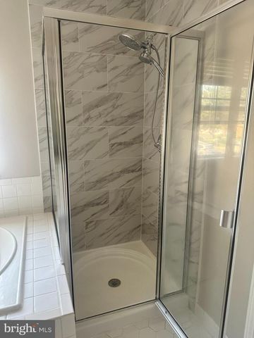 176 FOUNTAYNE, Lawrenceville, NJ 08648