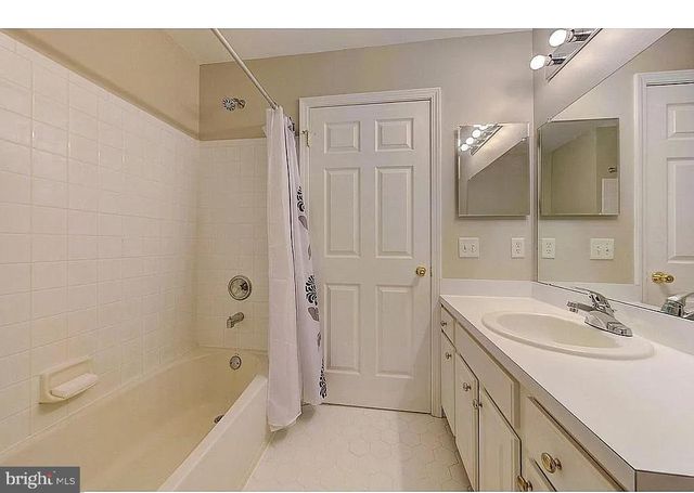 176 FOUNTAYNE, Lawrenceville, NJ 08648