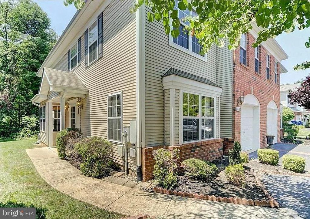 176 FOUNTAYNE, Lawrenceville, NJ 08648