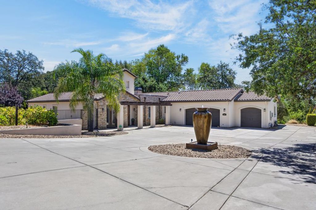 2690 Taylor Rd, Penryn, CA 95663