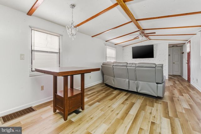 2 MARATHON DR, Mantua, NJ 08051