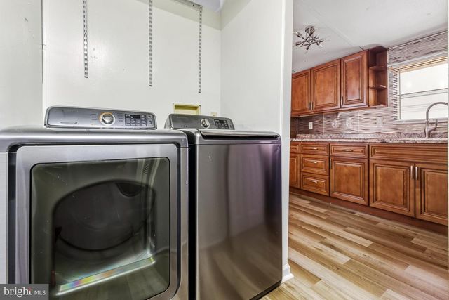 2 MARATHON DR, Mantua, NJ 08051