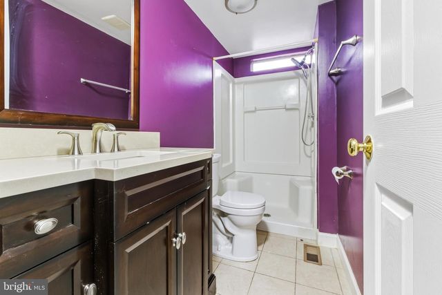 2 MARATHON DR, Mantua, NJ 08051