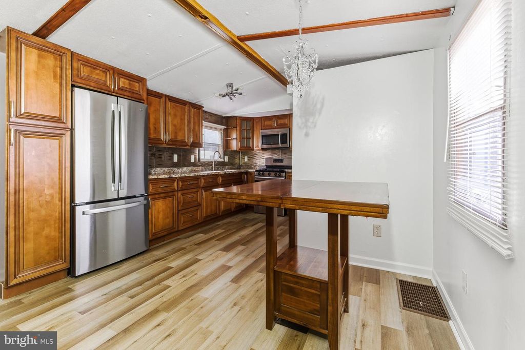 2 MARATHON DR, Mantua, NJ 08051