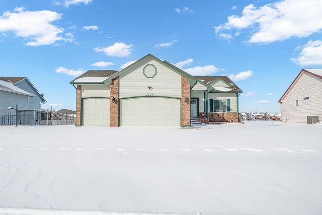 2109 S Cranbrook St, Wichita, KS 67207