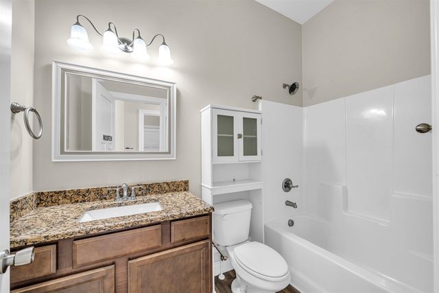 2109 S Cranbrook St, Wichita, KS 67207