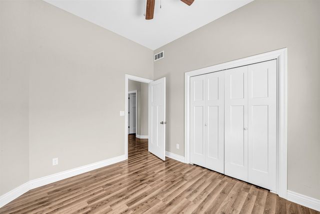 2109 S Cranbrook St, Wichita, KS 67207