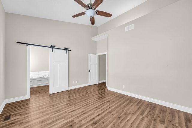 2109 S Cranbrook St, Wichita, KS 67207