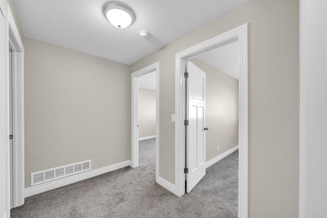 2109 S Cranbrook St, Wichita, KS 67207