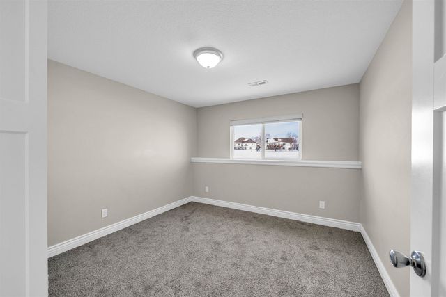 2109 S Cranbrook St, Wichita, KS 67207