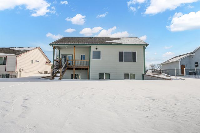 2109 S Cranbrook St, Wichita, KS 67207