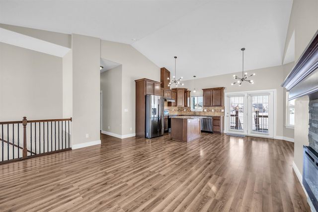 2109 S Cranbrook St, Wichita, KS 67207